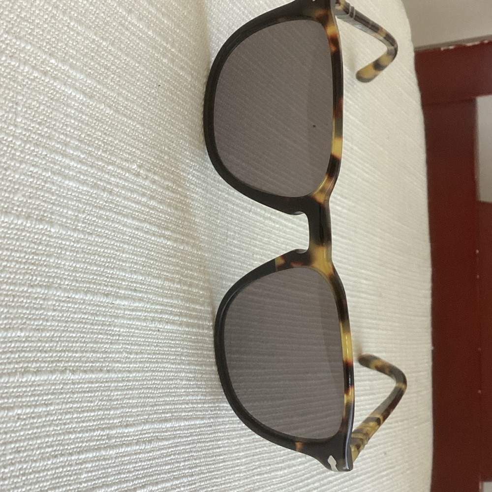 Chic Tortoise Shell Sunglasses